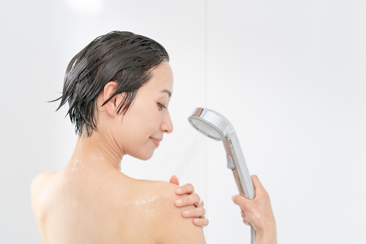 背中ニキビの原因の一つ「マラセチア」とは?