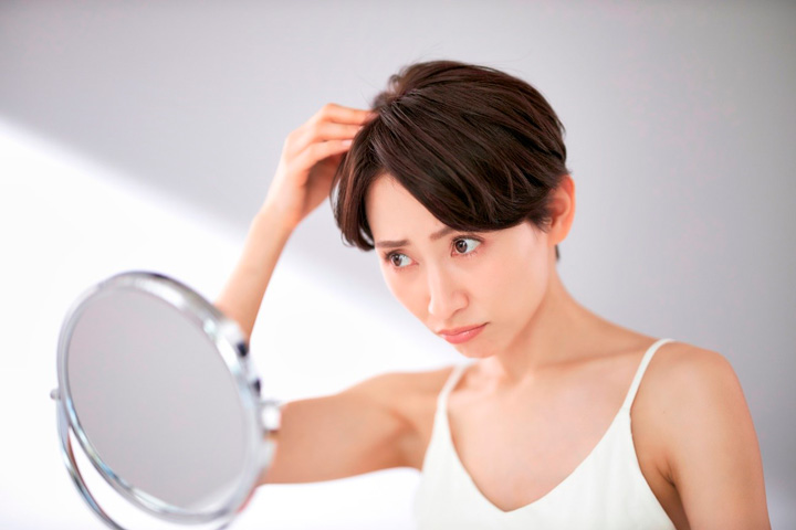 頭皮湿疹を繰り返すなら、必ず皮膚科専門医に相談を